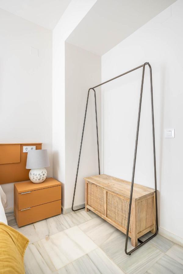Amplisimo De Diseno Nuevo En El Corazon De Triana, Parking Included Appartement