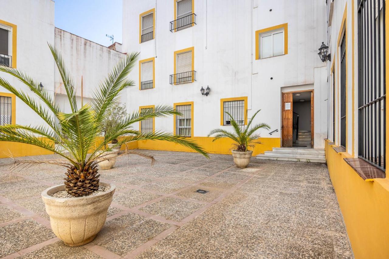 Amplisimo De Diseno Nuevo En El Corazon De Triana, Parking Included Appartement