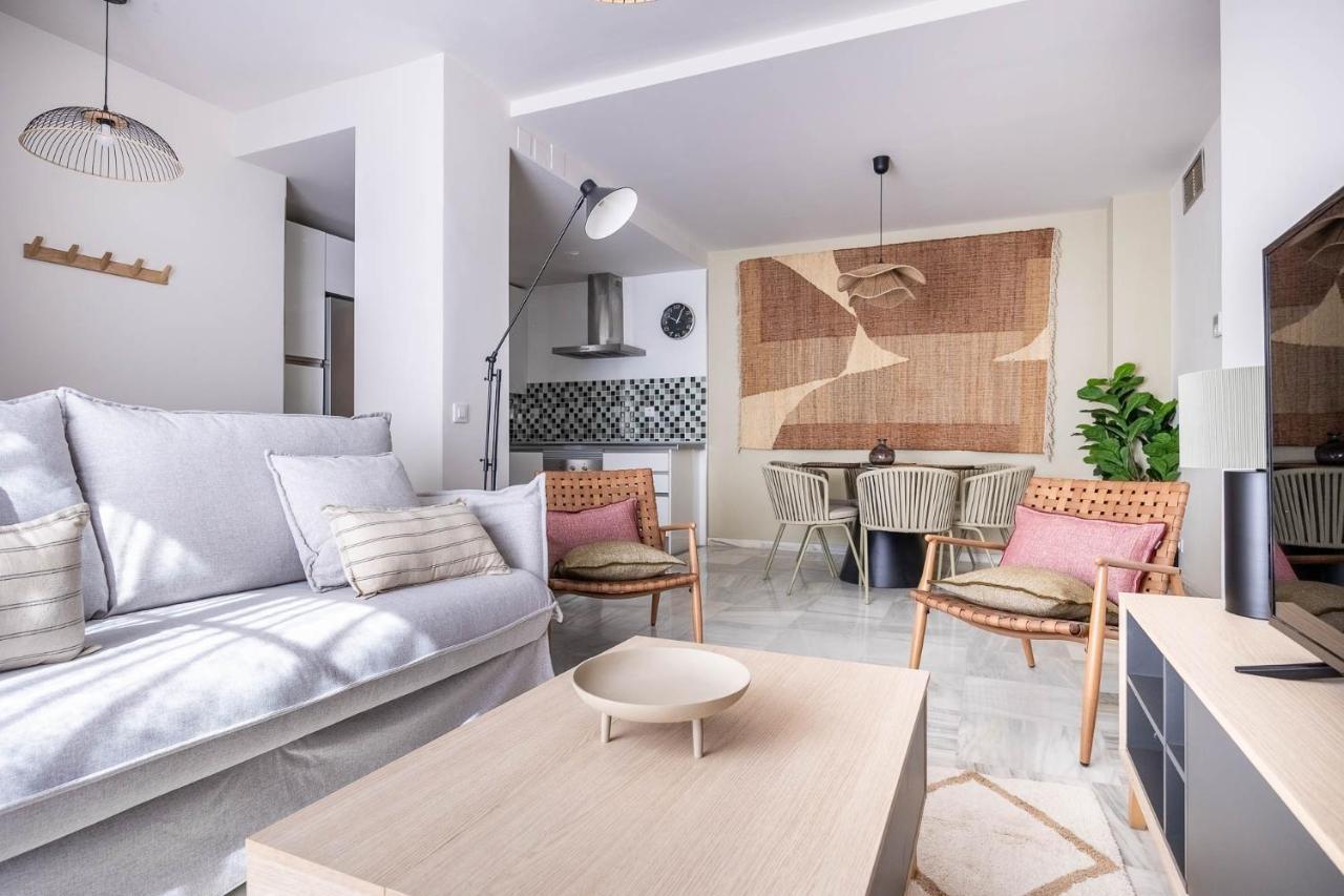 Appartement Amplisimo De Diseno Nuevo En El Corazon De Triana, Parking Included