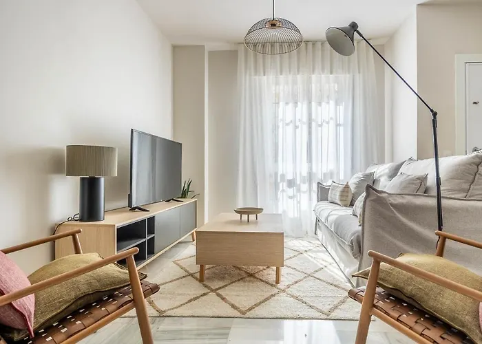 Amplisimo Apartamento De Diseno Nuevo En El Corazon De Triana, Parking Included